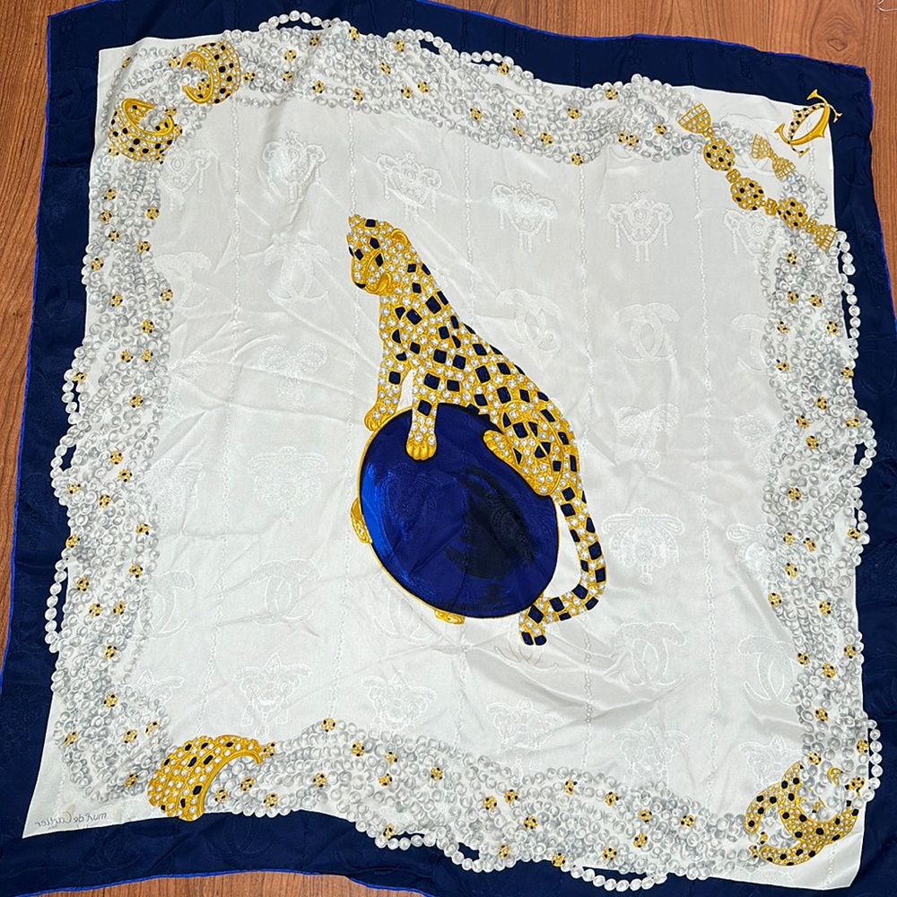Panther Cartier scarf
